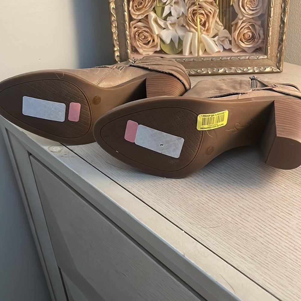 Jessica Simpson booties - Picture 2 of 4